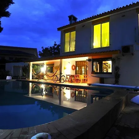 Bed & Breakfast Carcavelos Surf House 2*