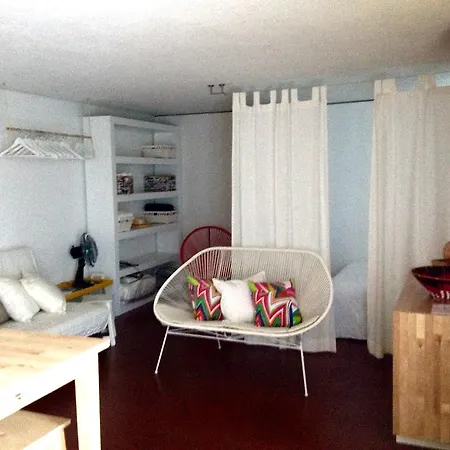Surf House 2*