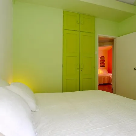 Carcavelos Surf House