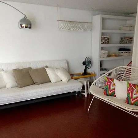 Surf House 2* Каркавелуш