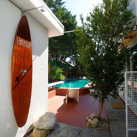 Carcavelos Surf House Bed & Breakfast 2*