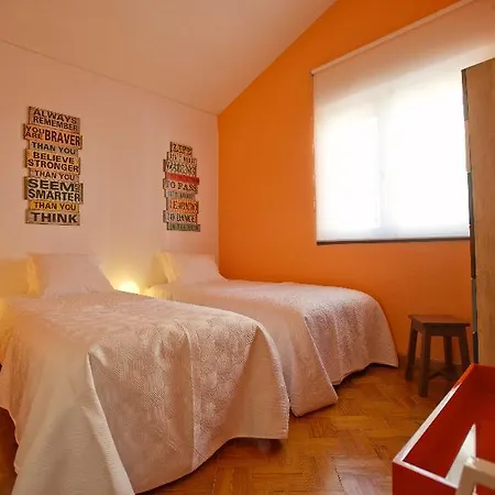 Bed & Breakfast Carcavelos Surf House