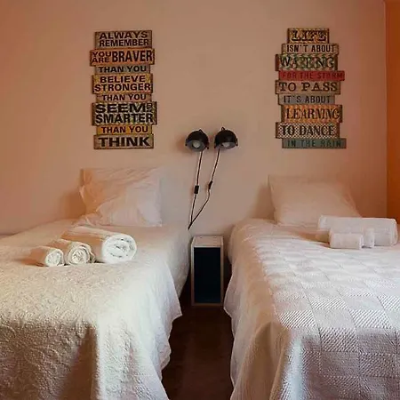 Carcavelos Surf House