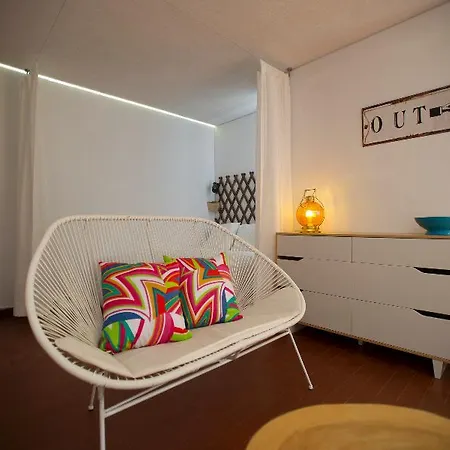 Carcavelos Surf House Carcavelos (Lisbon)