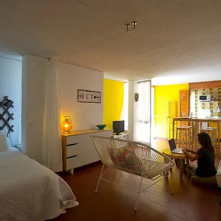 Bed & Breakfast Carcavelos Surf House
