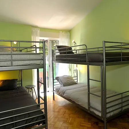 B&B Surf House 2*