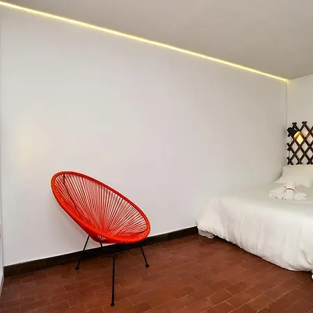 Surf House B&B 2*